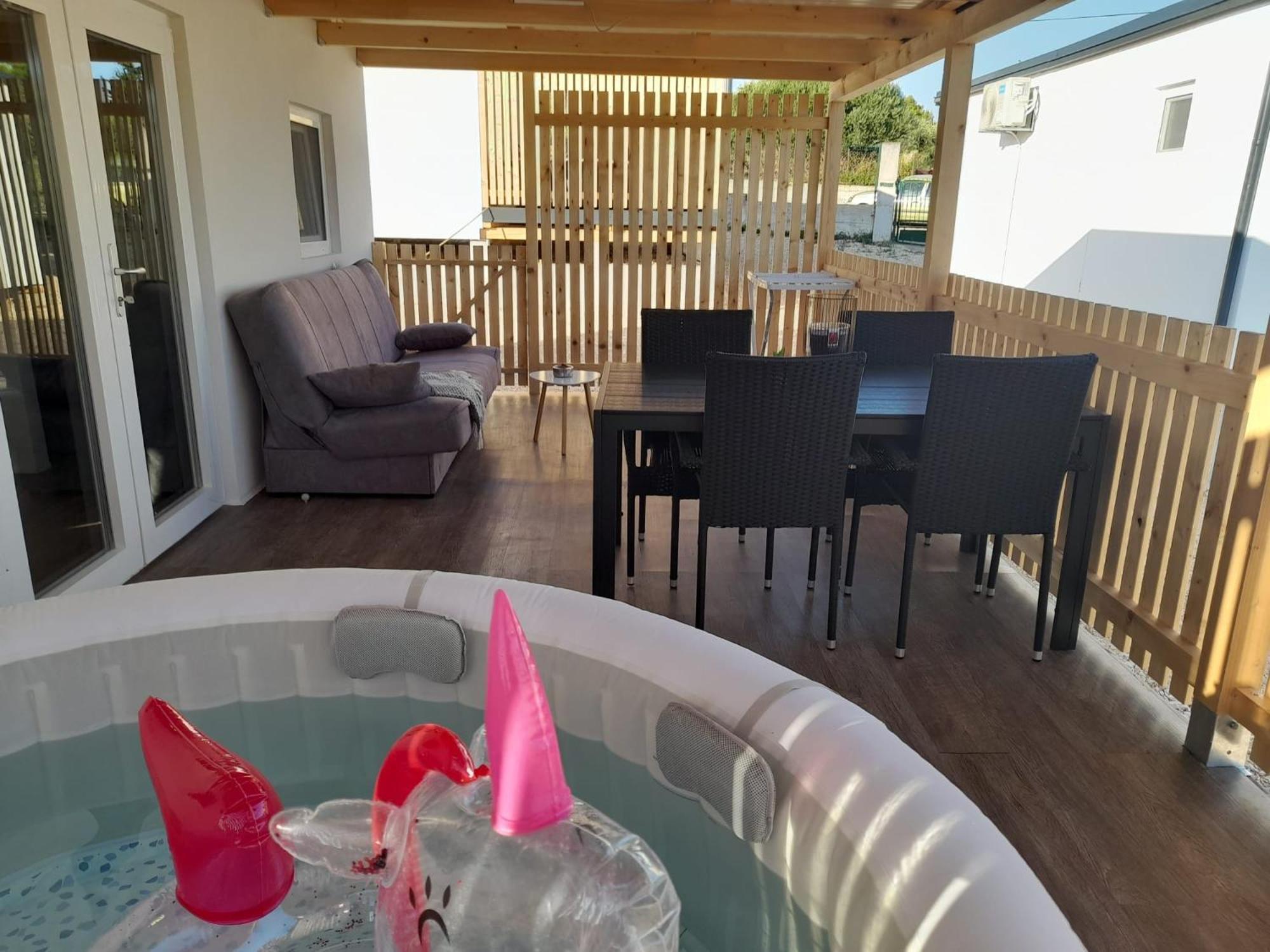 Tiny House Lily With Jacuzzi Sveti Filip i Jakov Exterior foto