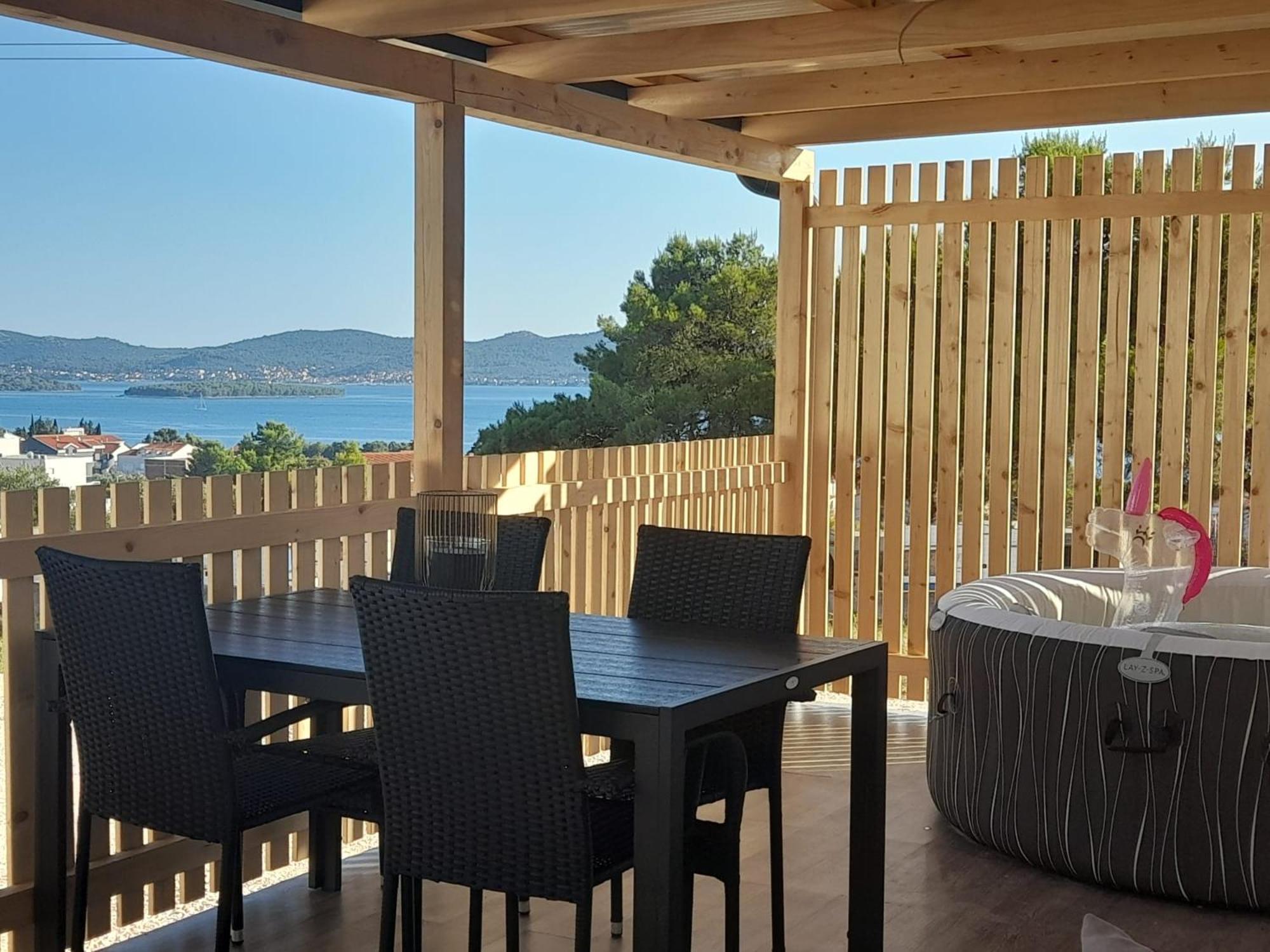 Tiny House Lily With Jacuzzi Sveti Filip i Jakov Exterior foto