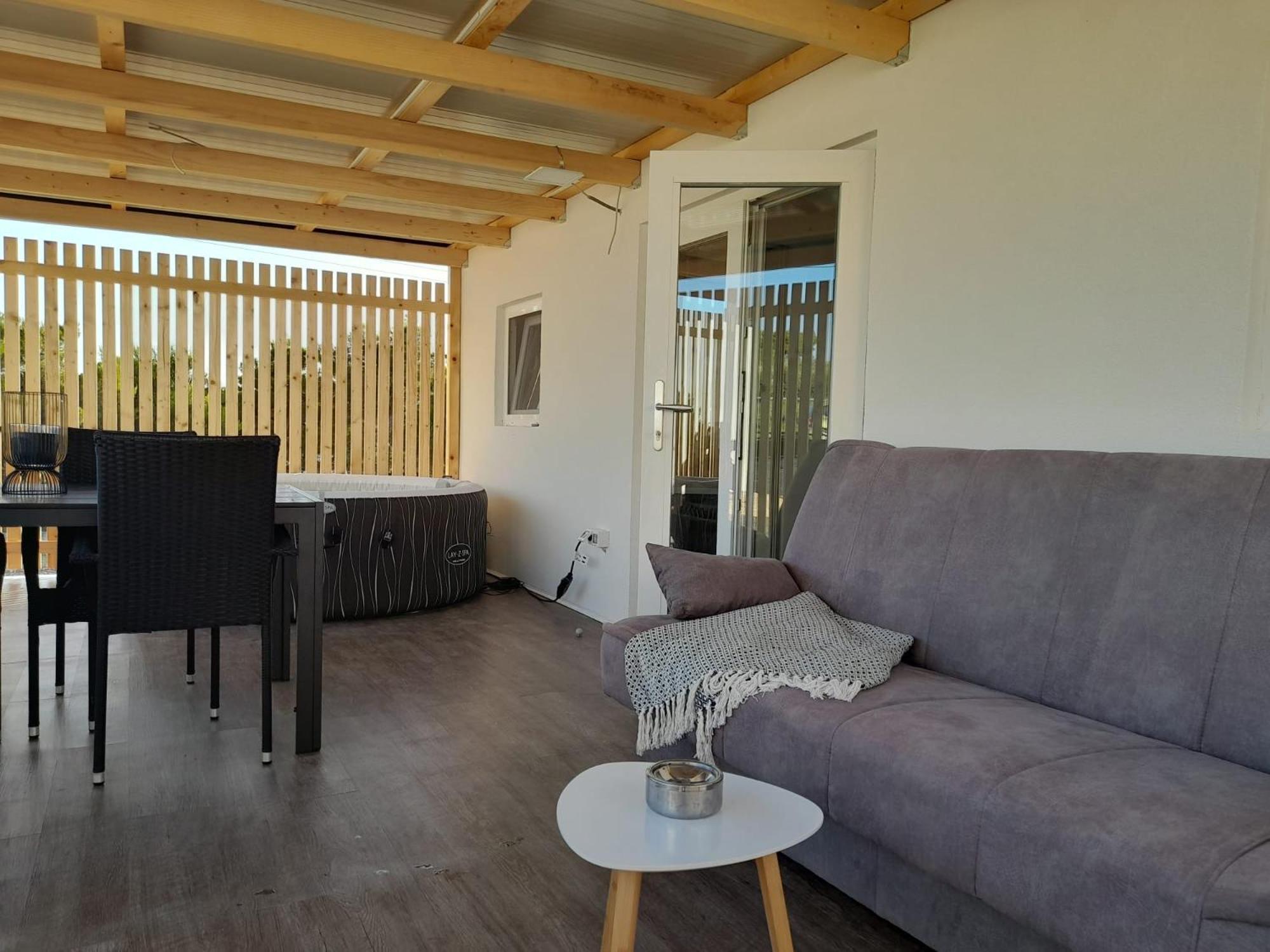 Tiny House Lily With Jacuzzi Sveti Filip i Jakov Exterior foto